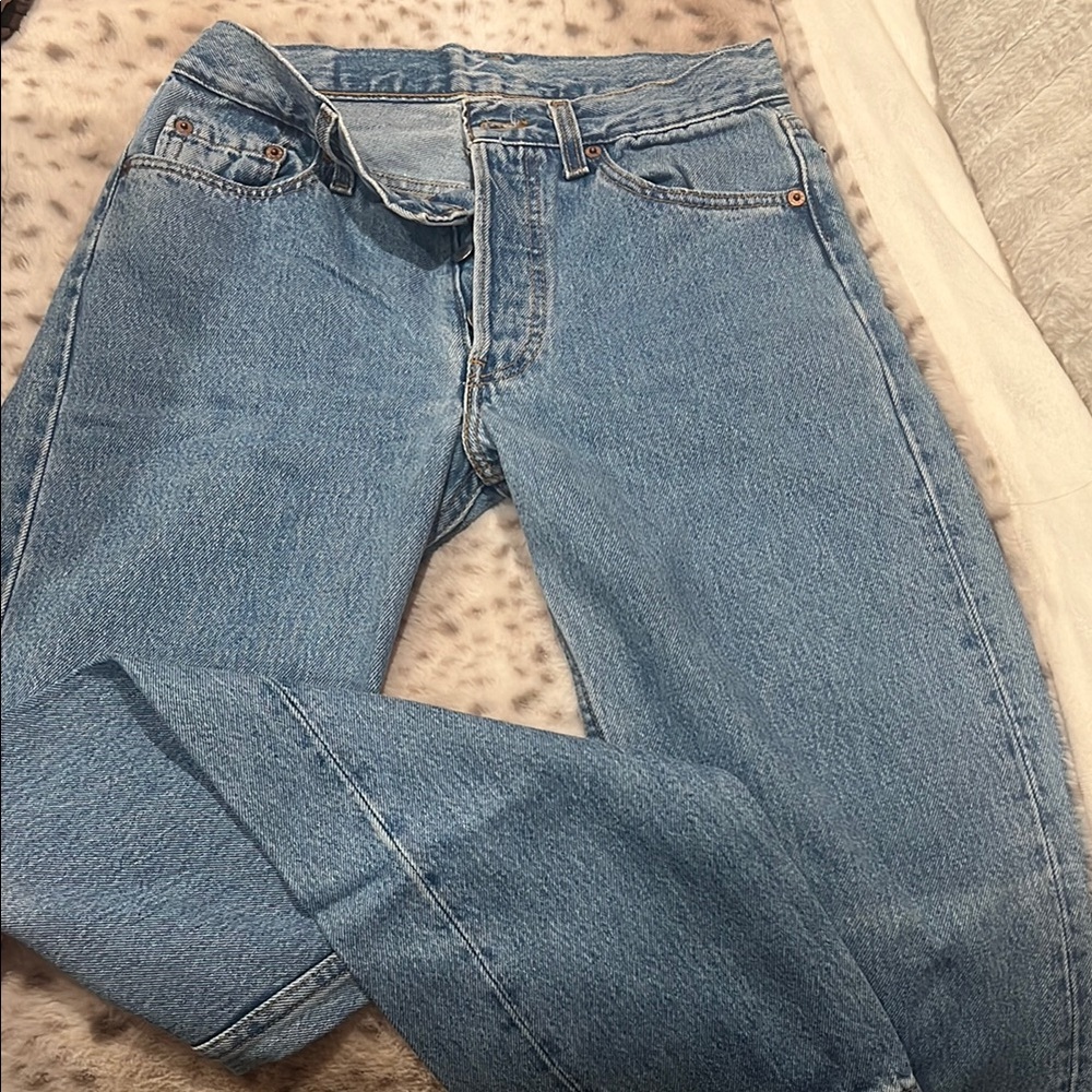 Perfect vintage Levi’s 501!!! Relaxed fit